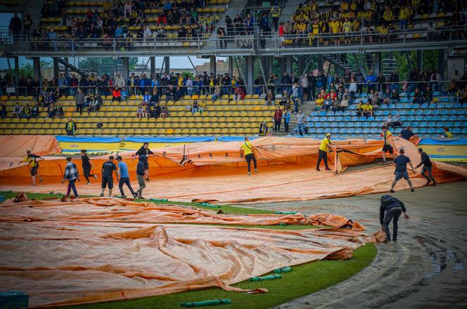 Stal Gorzów - GKM Grudziądz. Kibice przez ponad 5 godzin byli uwięzieni na stadionie, a mecz się nie odbył!