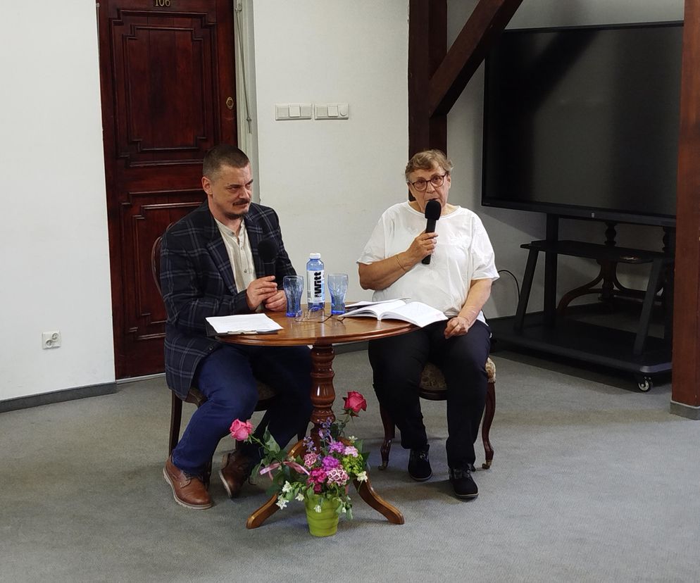 Uczestnicy wydarzenia mogli posłuchać o dotychczasowych dokonaniach literackich Renaty Chojeckiej