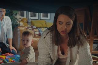 M jak miłość odc. 1778. Olek (Maurycy Popiel), Borysek (Tymon Szkopek), Aneta (Ilona Janyst)