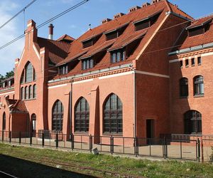 To najładniejszy dworzec kolejowy w woj. warmińsko-mazurskim. Wyróżnia się na tle współczesnych obiektów