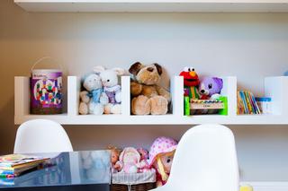 Półki w pokoju dziecka