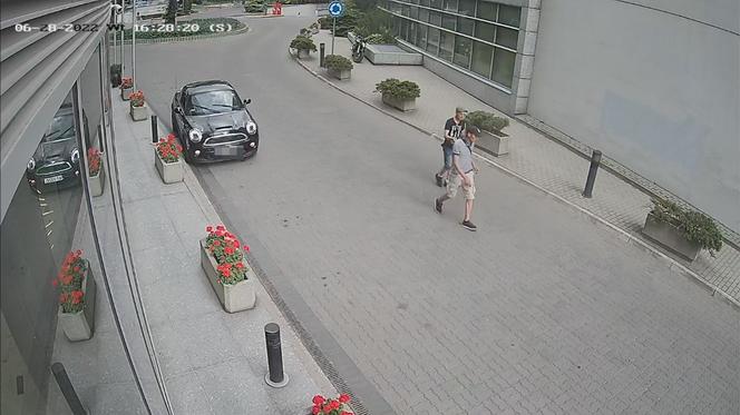 Warszawska policja szuka podejrzanych o kradzieże