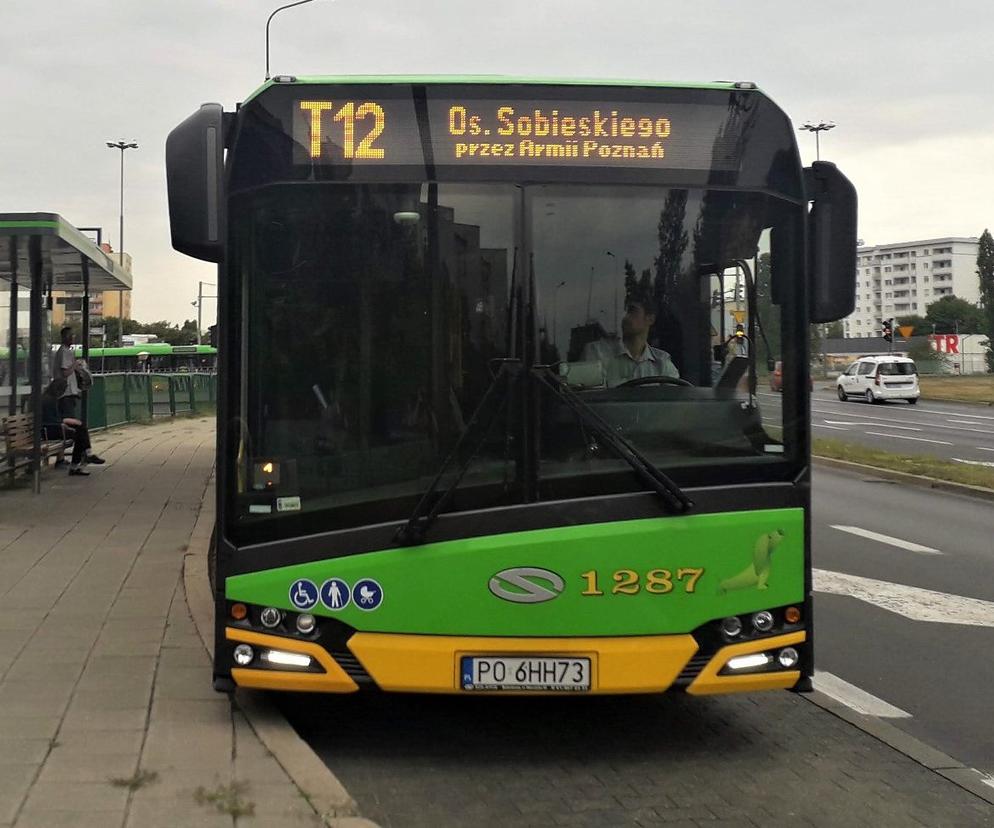 Autobus linii T12 za tramwaj na Piątkowo w Poznaniu