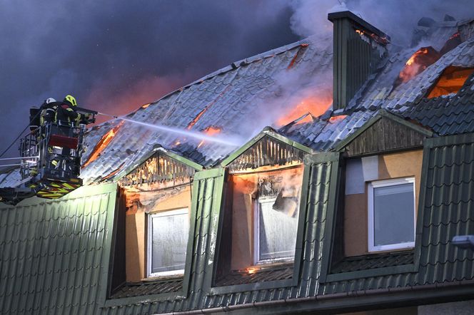 Pożar bloku w Ząbkach. Przerażające zdjęcia z miejsca tragedii