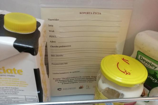 Gnieźnieńska biblioteka zaprasza seniorów po „koperty życia”. 