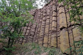Wygląda jak scenografia z filmu! Niezwykłe miejsce na Dolnym Śląsku