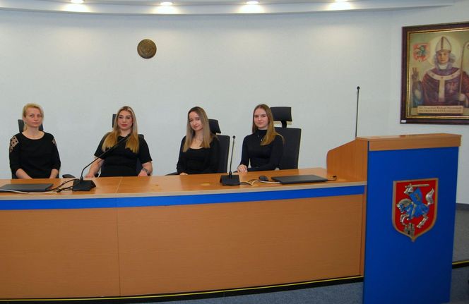 Debaty siedleckiej młodzieży ze szkół podstawowych i średnich odbyły się w ramach kampanii profilaktycznej Widzę Rozmawiam Reaguję 2025