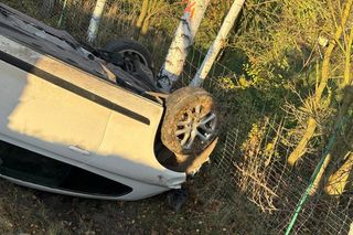 Ratownicy oburzeniem zachowaniem kierowców po wypadku na DK94 pod Legnicą. Nikt nie pomógł poszkodowanej kobiecie? [ZDJĘCIA]. 