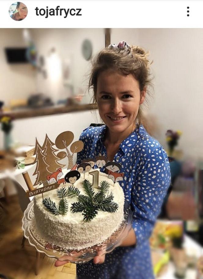 Olga Frycz sama upiekła tort dla dziecka na roczek