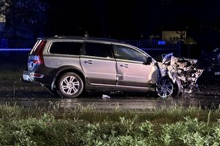  Tragedia na Modlińskiej. Dwie osobówki roztrzaskane. Są ofiary śmiertelne
