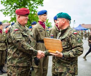 Uczniowie ZS nr 2 podczas Przeglądu Musztry Klas Mundurowych w Gromniku