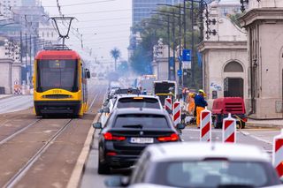 Potężne utrudnienia na moście Poniatowskiego. Tramwaje stanęły