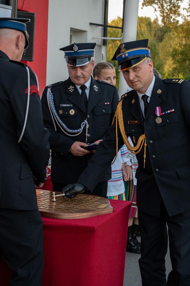 Jubileusz 100-lecia OSP Krzesk-Królowa Niwa uczczony przekazaniem jednostce nowego wozu strażackiego