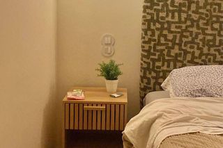 Jakie stoliki i szafki nocne są teraz modne? Sprawdziliśmy bestsellery w najpopularniejszych sklepach