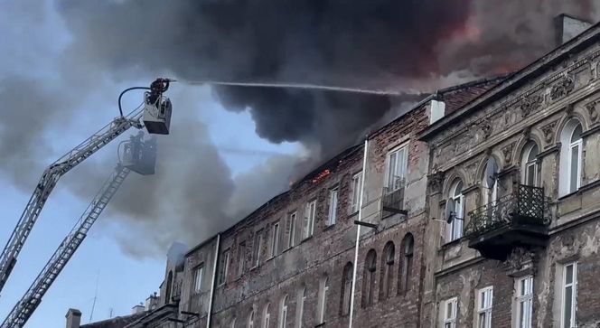 Warszawa. Pożar opuszczonej kamienicy przy Wileńskej 11