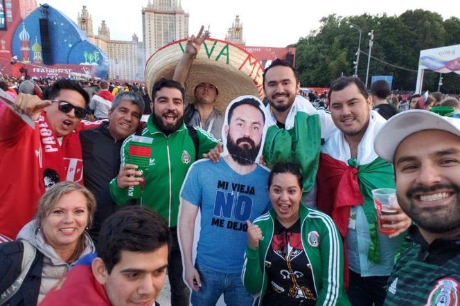 Kibice Meksyku zabrali na MŚ tekturową podobiznę kolegi