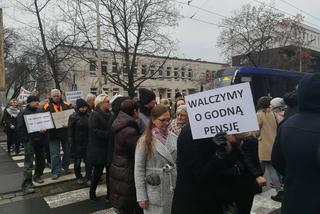 Pracownicy sądów protestują we Wrocławiu