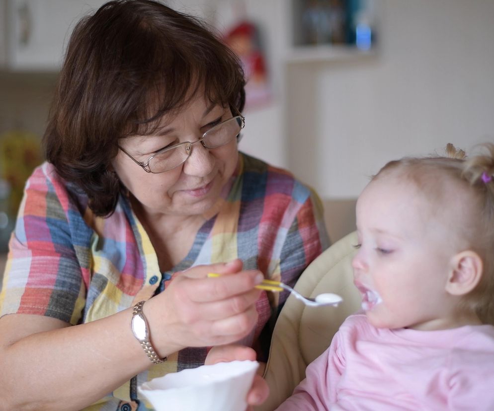 Opieka dziadków nad wnukami. Granica, po której pomoc staje się szkodliwa