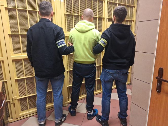 Napadał na seniorki w Warszawie. Wreszcie wpadł w ręce policji