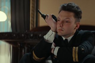 Koniec Zatoki szpiegów. Jorg wymierzy ojcu sprawiedliwość w ostatnim 19 odcinku. Wrobi w zabójstwo Bergmana porywacza Evy – ZDJĘCIA, ZWIASTUN     