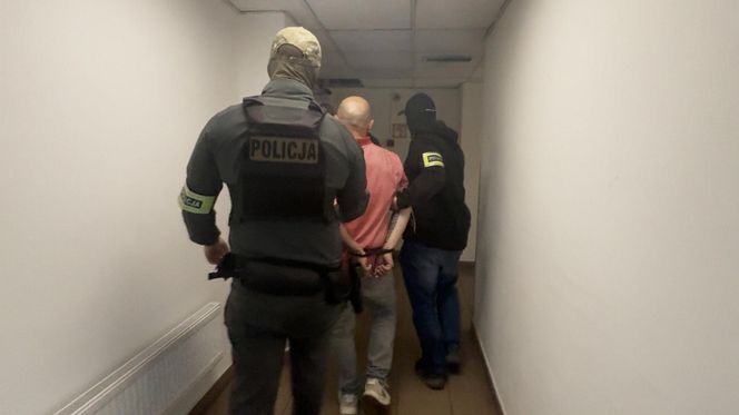 Siedem osób zatrzymanych za posiadanie broni. Wśród nich "wor w zakonie". Przyjechał do Polski wykonać zlecenie