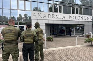 Awantura o władzę w Akademii Polonijnej w Częstochowie. Ludzie Rutkowskiego eskortowali ksiedza