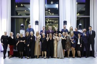 Studniówka na 34. piętrze. Bal maturalny IV LO w Gdańsku [ZDJĘCIA]