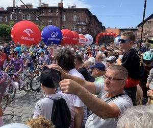 Tour de Pologne 2025. Start w Katowicach Nikiszowcu