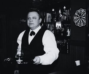 Nie żyje Grzegorz Okrasa. Słynny barman ze Złotopolskich miał 74 lata