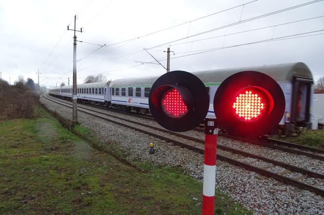 Na Warmii i Mazurach zmodernizowano ponad 100 przejazdów kolejowych. Jest bezpieczniej!