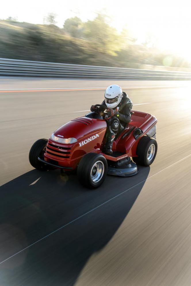 Najszybsza kosiarka świata - Honda Mean Mower