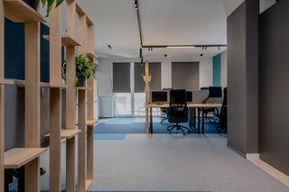 Życie w Architekturze 2025. Projekt wnętrz - przestrzeni biurowej firmy IT. Biuro projektowe, Szyk i Wnętrze Studio Projektowe Renata Kruk- Kozłowska