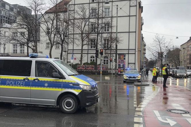 Kierowca wjechał w grupę ludzi w Monachium