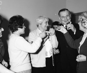 QUIZ PRL: Wódka walutą, bimbrownictwo oporem. Fenomen kultury picia w PRL-u