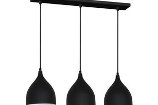Czarne, designerskie lampy w salonie