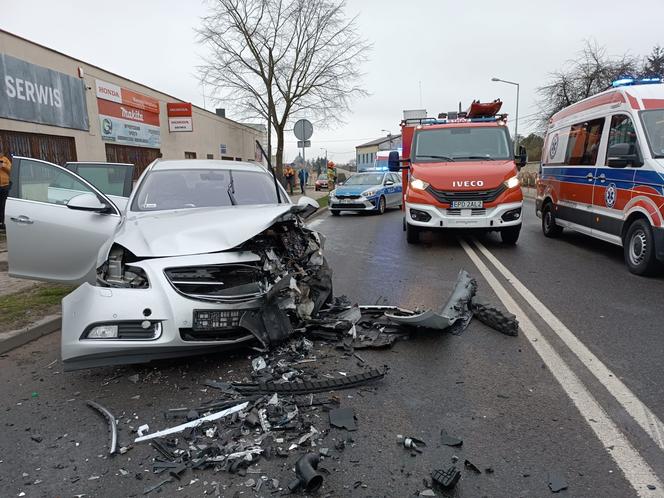 Łódzkie. Cztery osoby ranne w wypadku na DK72 w Poddębicach