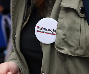 Protest ZNP przed Ministerstwem Edukacji