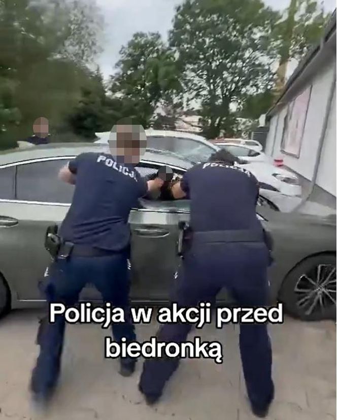 Strzelanina pod "Biedronką" w Bolkowie. Wyciekło szokujące nagranie z interwencji. Policjant ranny
