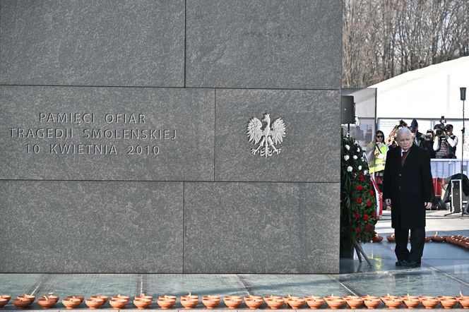 Miesięcznica Smoleńska w cieniu oskarżeń. Kaczyński zapowiada rozliczenia