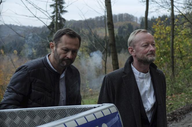 Znaki odc. 1. Michał Trela (Andrzej Konopka),  Jonasz, wł. Marek Zieleniewicz (Andrzej Mastalerz)