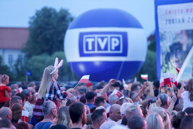 Wakacyjna Trasa Dwójki w Elblągu. Koncert piosenki wojskowej państw NATO