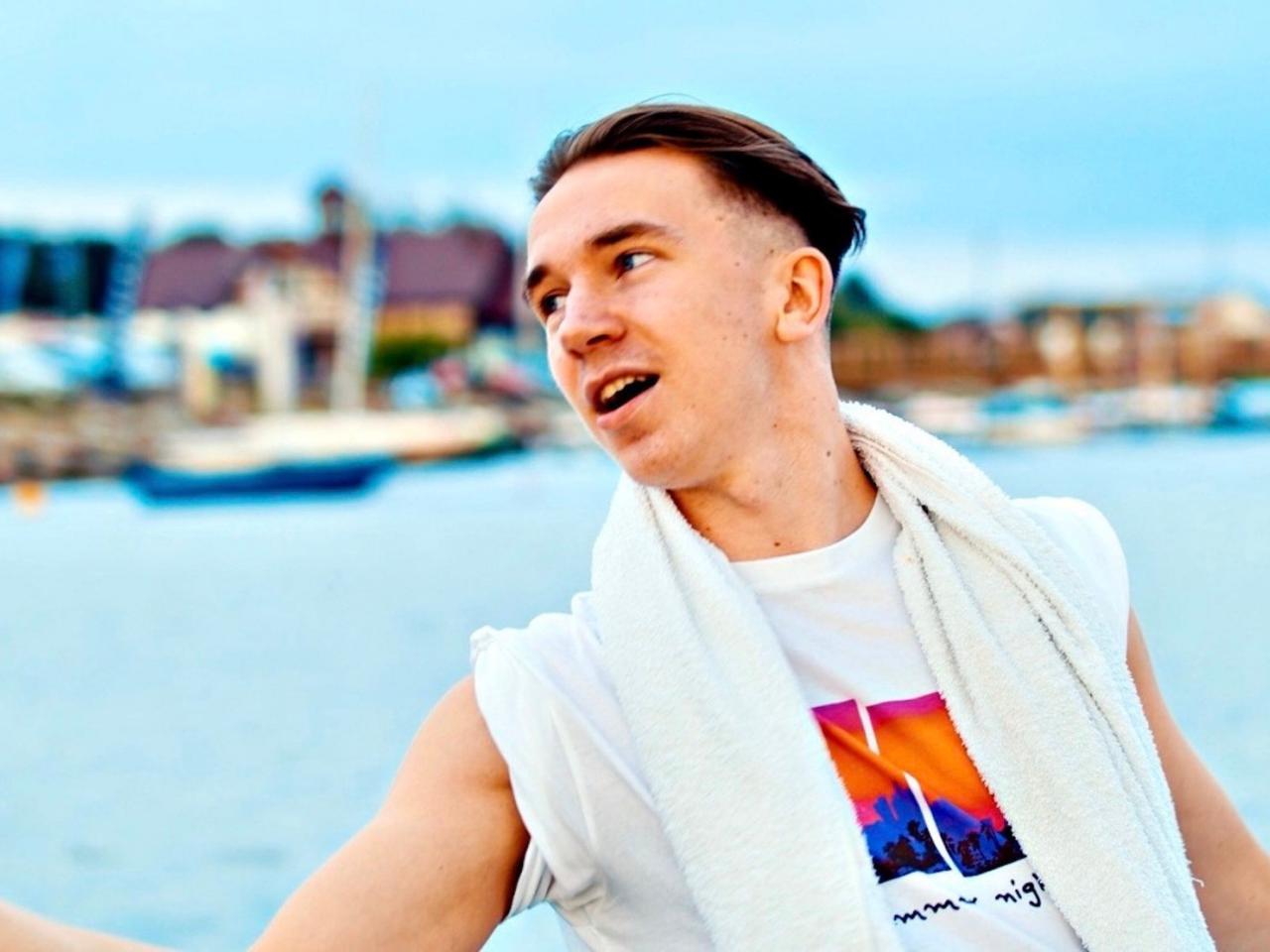 Antony Esca i gwiazda The Voice of Poland razem! Piosenka Nawigacja HITEM?