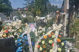 Krystian spoczął w grobie z ukochaną mamą