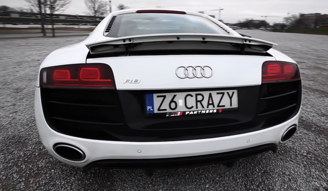 Fit Lovers kupili sobie nowy samochód z silnikiem V10. To sportowe coupe kosztuje krocie!