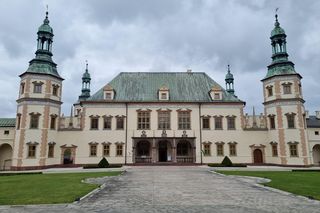 Świętokrzyskie. AI wybrała najpiękniejszy pałac
