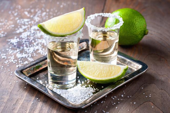 Tequila - rodzaje. Jak pić tequilę? Ile ma kalorii?