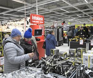 Wielkie otwarcie sklepu szwedzkiego giganta w Warszawie. Były gigantyczne promocje i długie kolejki