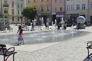 Fontanna posadzkowa na Rynku w Dzierżoniowie