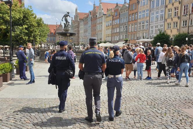 Włoscy policjanci na ulicach Gdańska