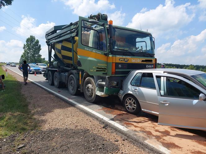 Efekt domina! 5 aut zderzyło się w Wąchocku, są poszkodowani 